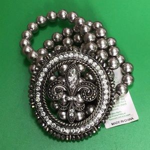 NWT Fleur de le stretch bracelet silver tone